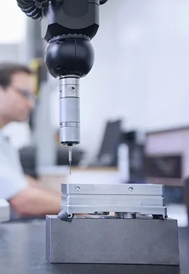 Máquina-Ferramenta CNC